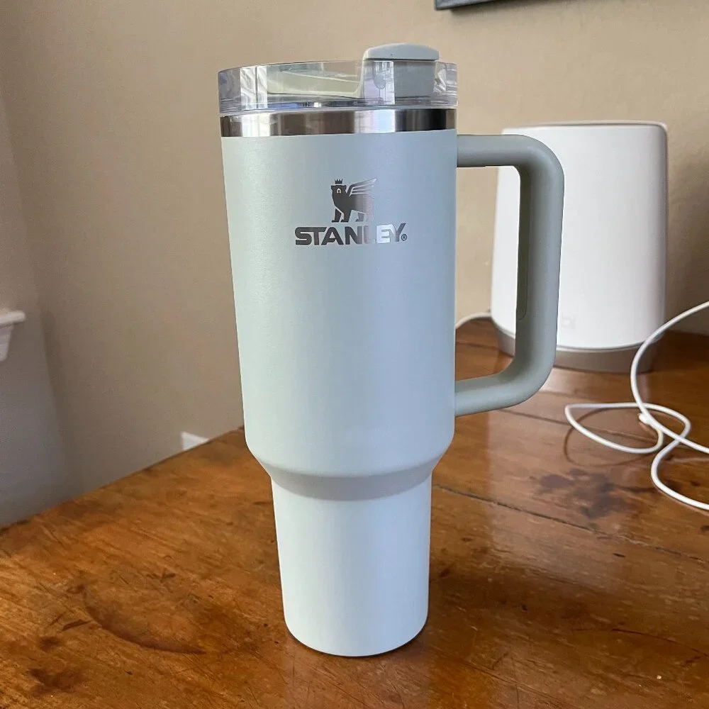 40oz Stanley Stainless Double Wall Drinkware Soft Green Excellent Condition - Picture 2 of 5